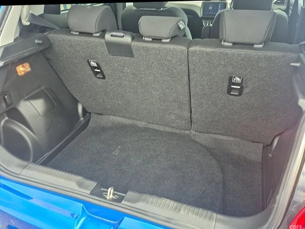 Suzuki Swift Hatchback, Petrol, 2022, Blue