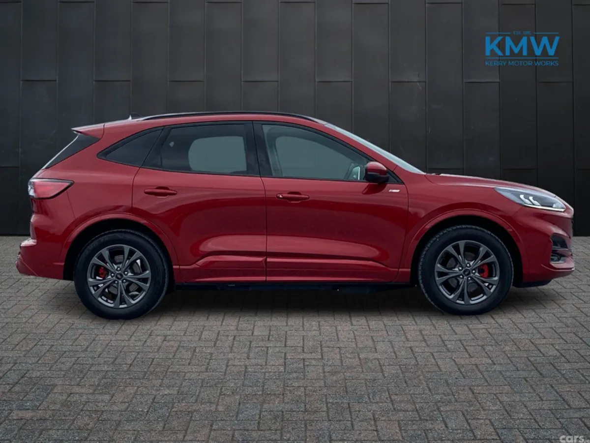 Ford Kuga MPV, Petrol Plug-in Hybrid, 2023, Red
