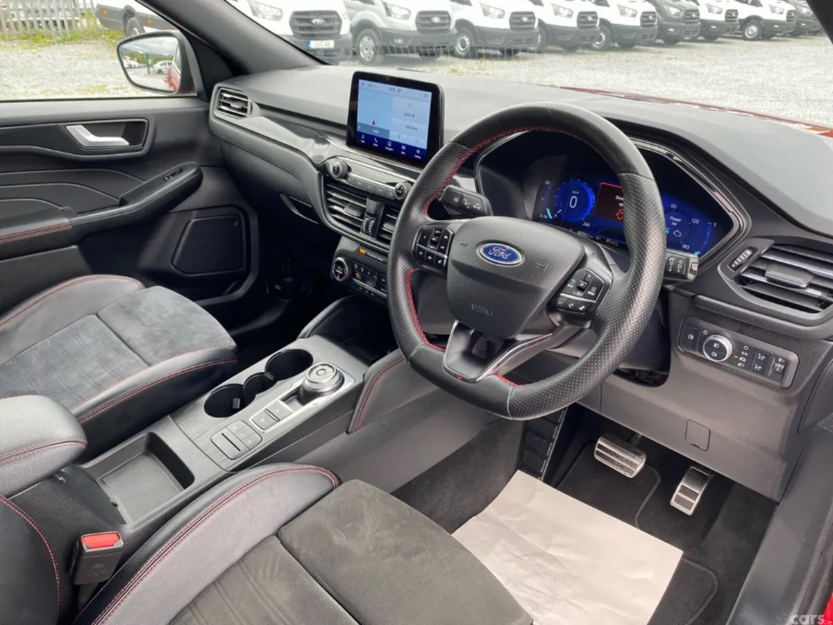Ford Kuga MPV, Petrol Plug-in Hybrid, 2023, Red