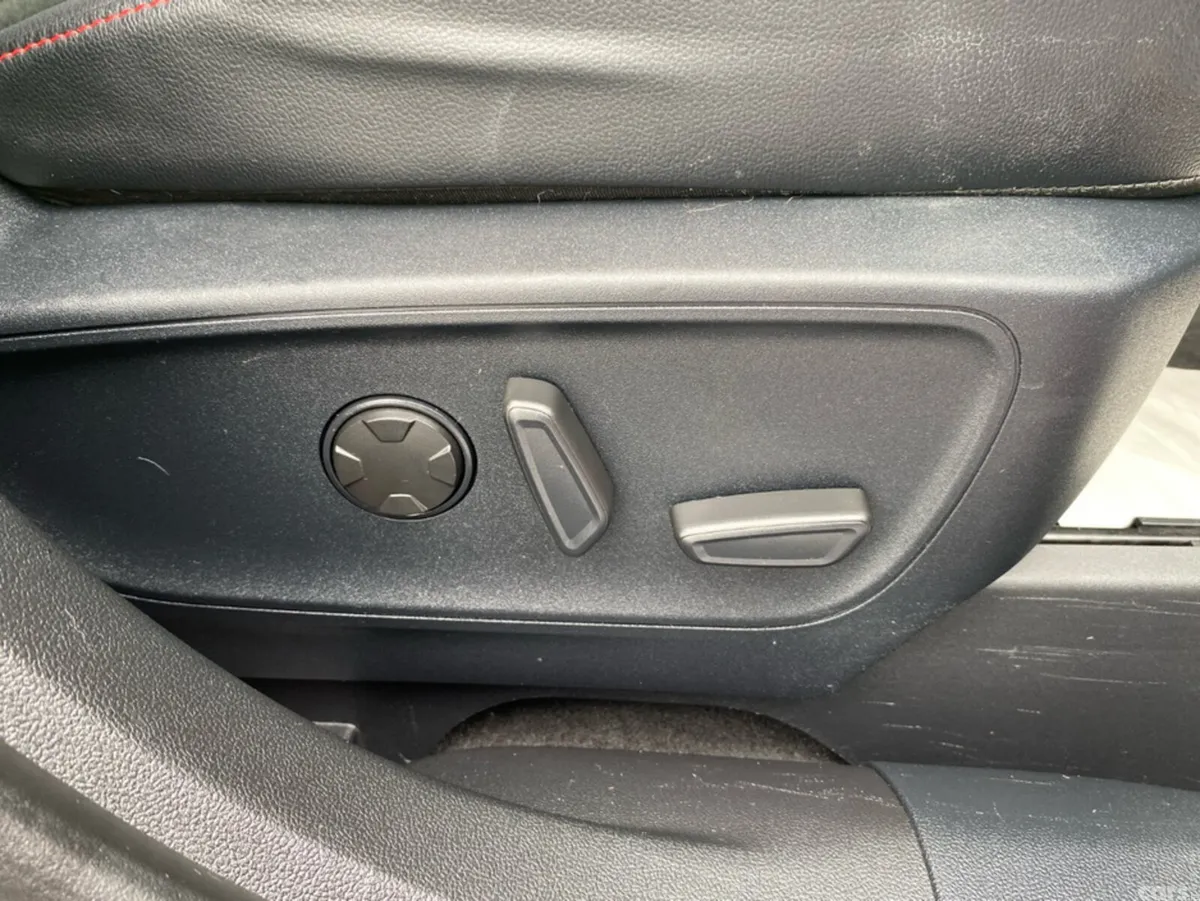 Ford Kuga MPV, Petrol Plug-in Hybrid, 2023, Red