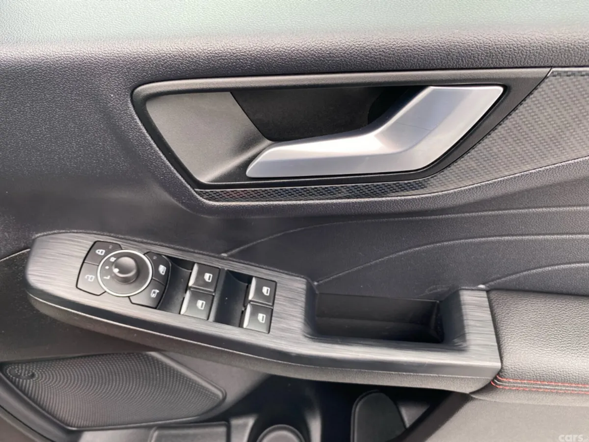 Ford Kuga MPV, Petrol Plug-in Hybrid, 2023, Red