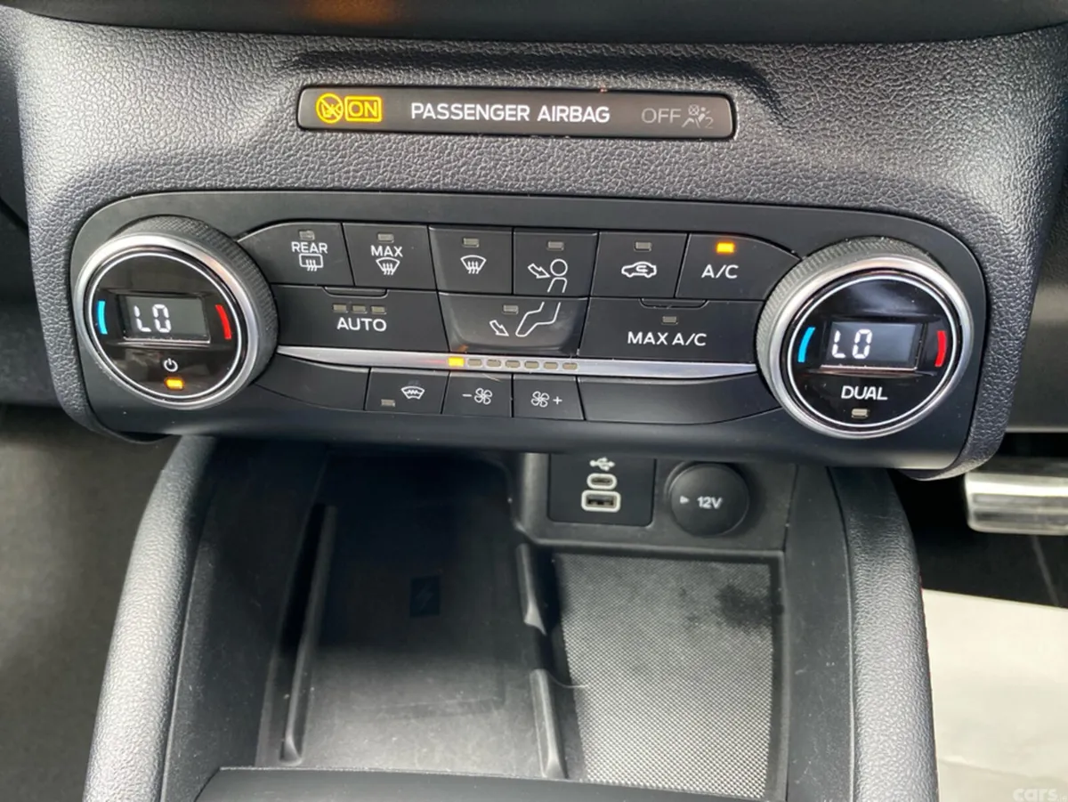 Ford Kuga MPV, Petrol Plug-in Hybrid, 2023, Red