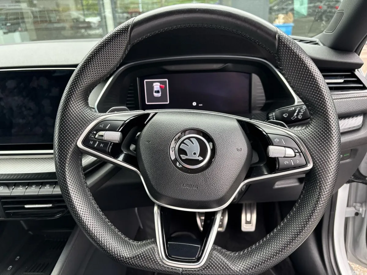 Skoda Octavia Saloon, Diesel, 2025, White
