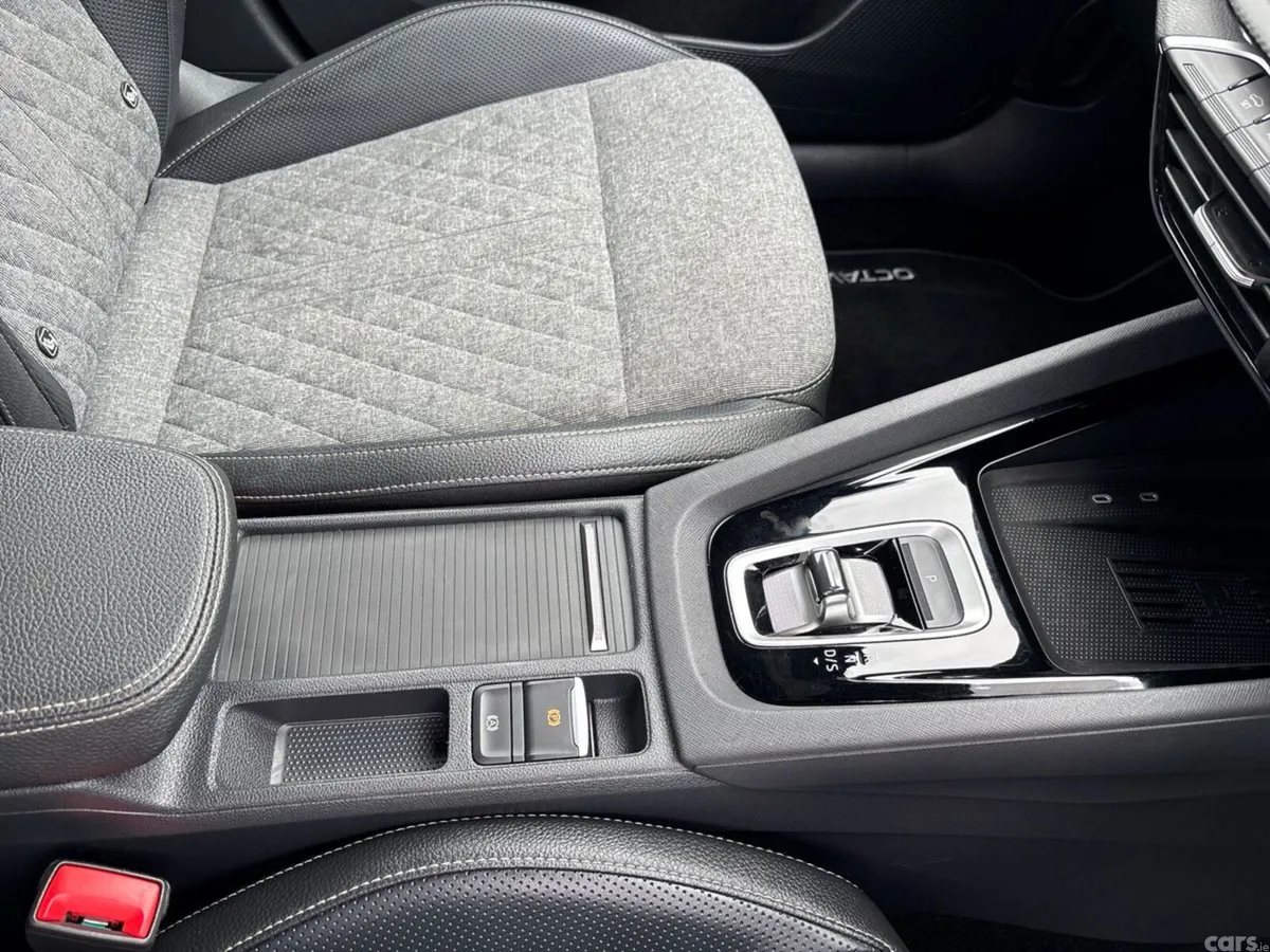 Skoda Octavia Saloon, Diesel, 2025, White