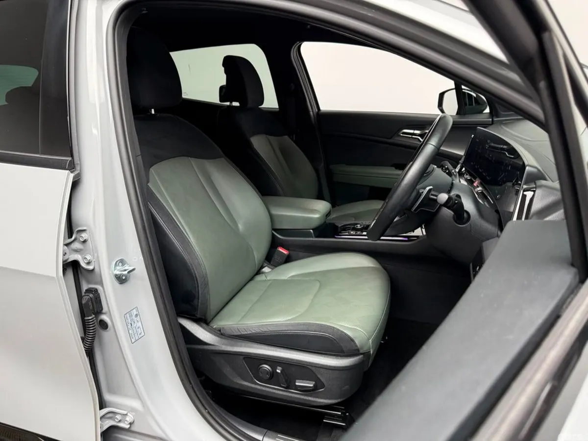 Kia Sportage MPV, Petrol Hybrid, 2024, Grey