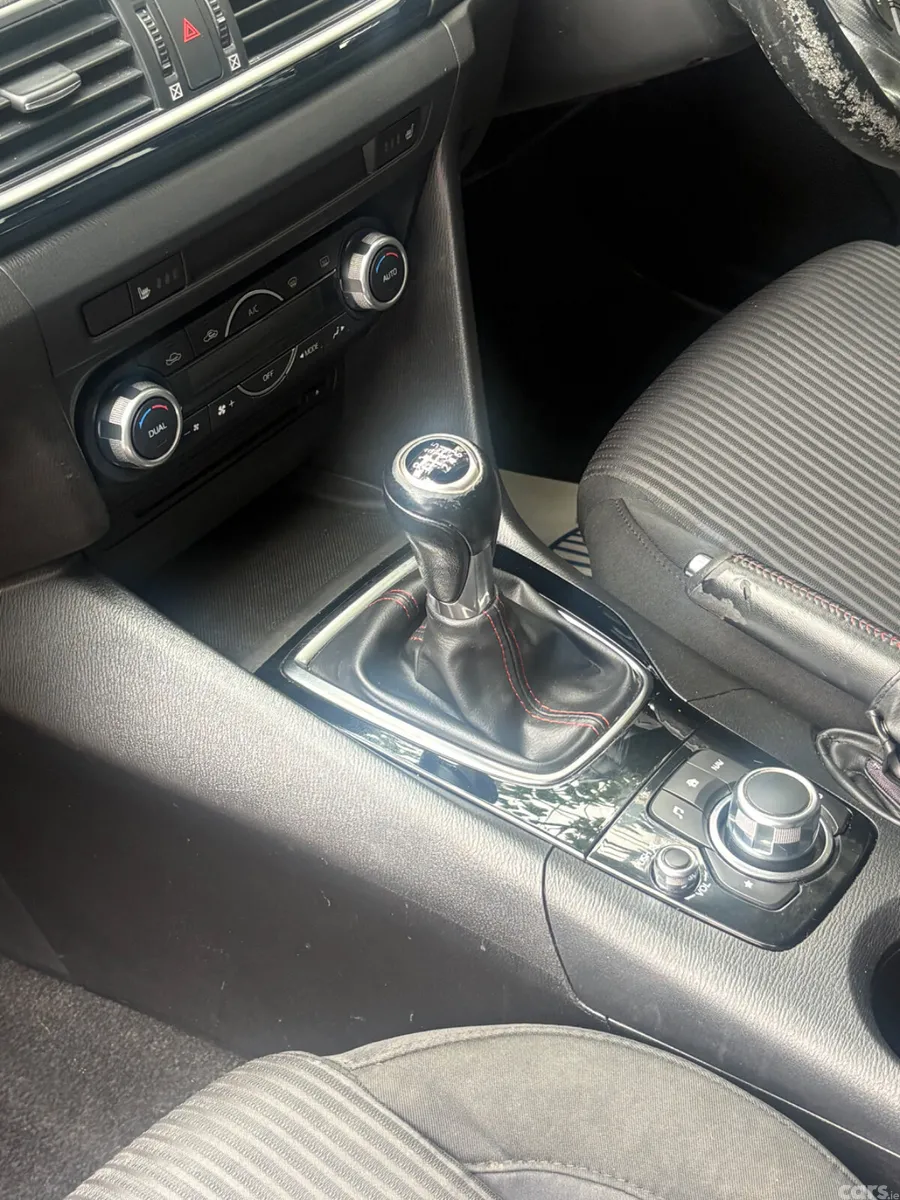 Mazda Mazda3 Saloon, Diesel, 2015, Grey
