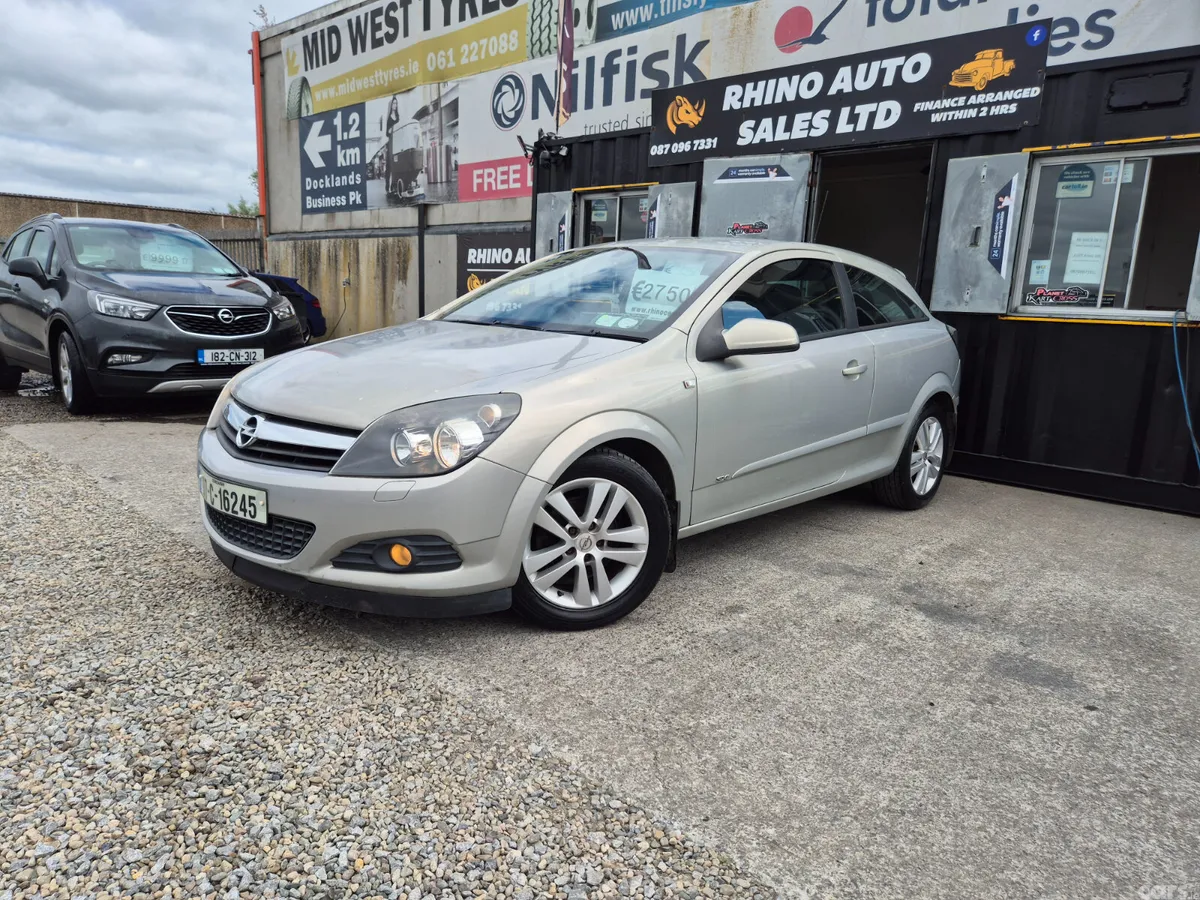 Opel Astra Hatchback, Petrol, 2007, Yellow
