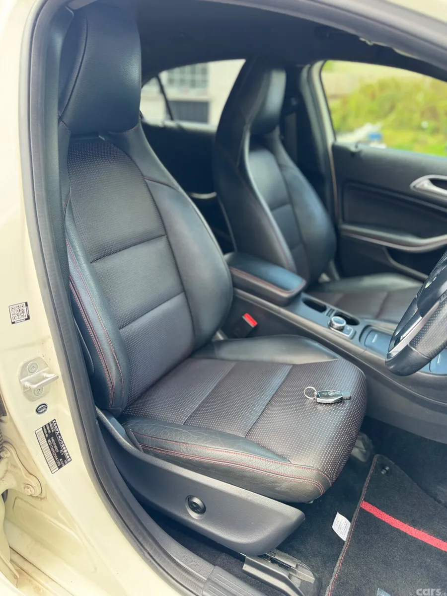 Mercedes-Benz A-Class Hatchback, Petrol, 2015, White