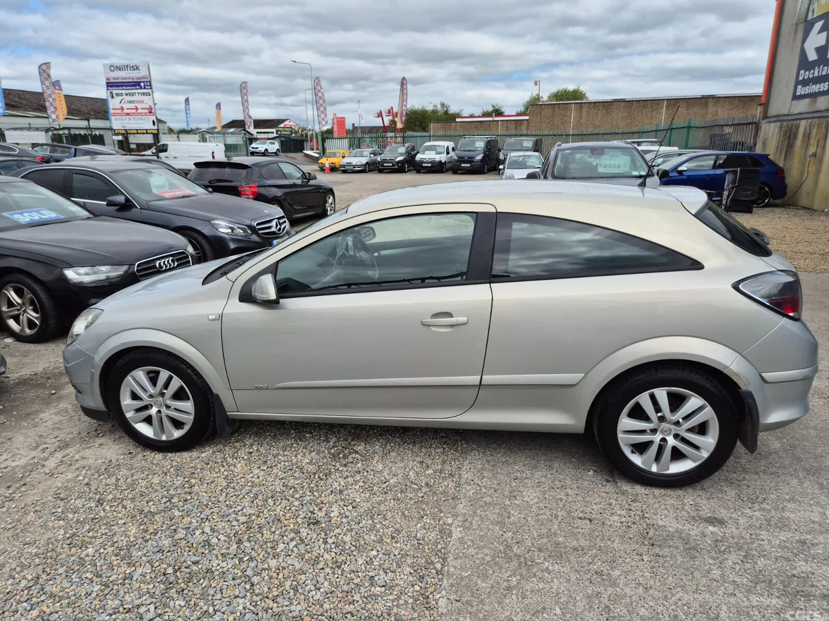Opel Astra Hatchback, Petrol, 2007, Yellow