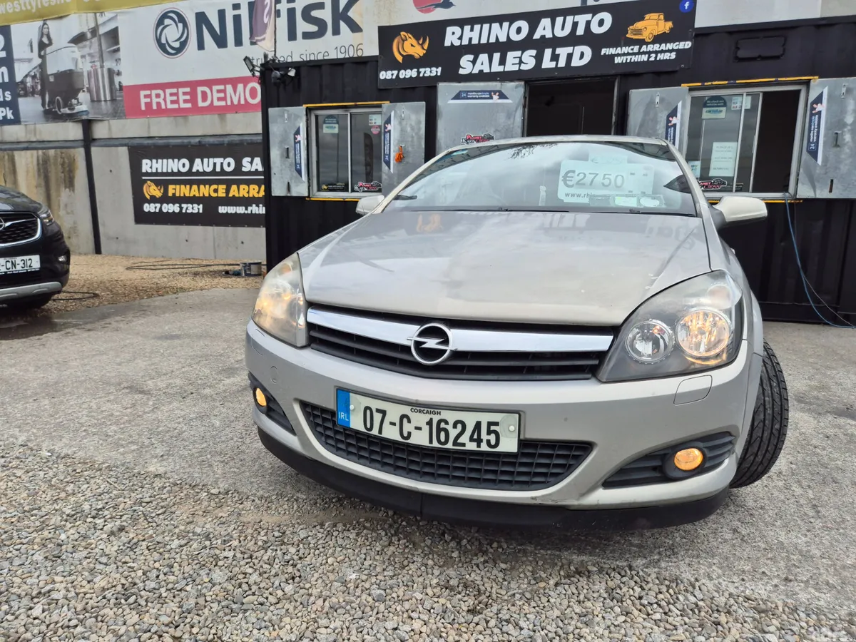 Opel Astra Hatchback, Petrol, 2007, Yellow