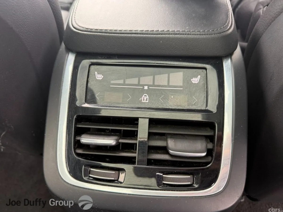 Volvo XC90 SUV, Petrol Plug-in Hybrid, 2024, Black