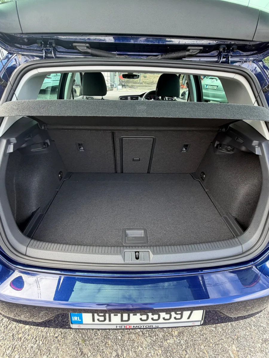 Volkswagen Golf Hatchback, Petrol, 2019, Blue