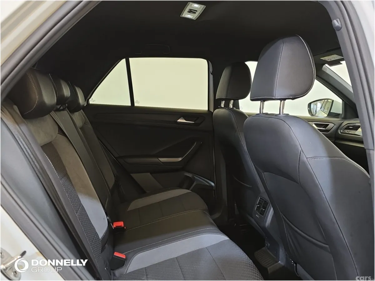 Volkswagen T-Roc Hatchback, Diesel, 2018, White