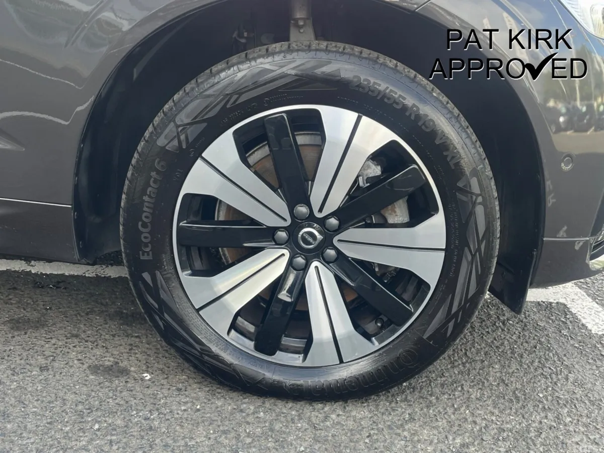 Volvo XC60 Estate, Petrol Hybrid, 2023, Grey