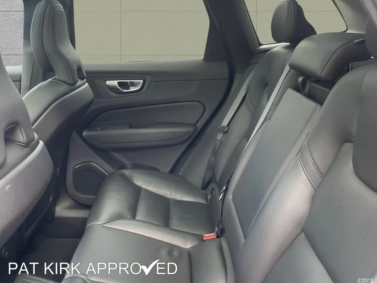 Volvo XC60 Estate, Petrol Hybrid, 2023, Grey