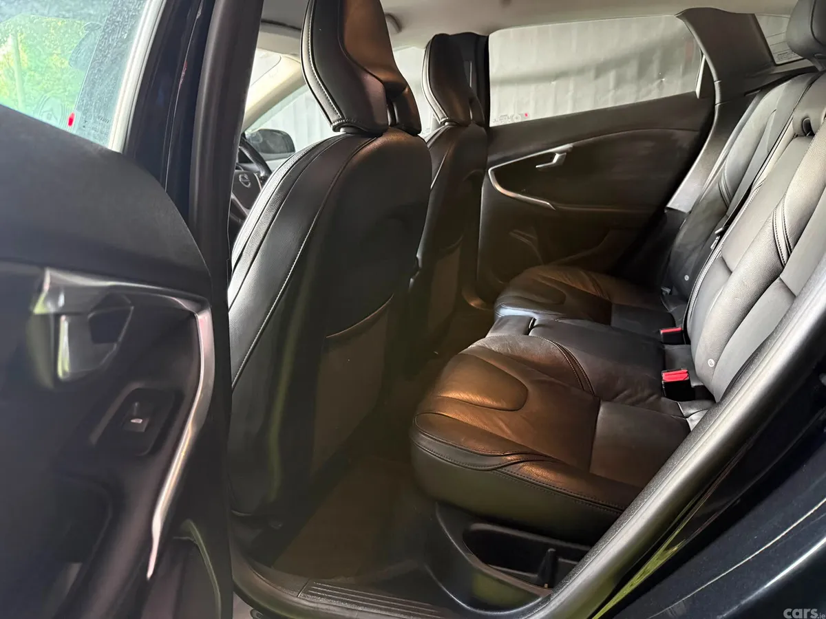 Volvo V40 Hatchback, Petrol, 2013, Black