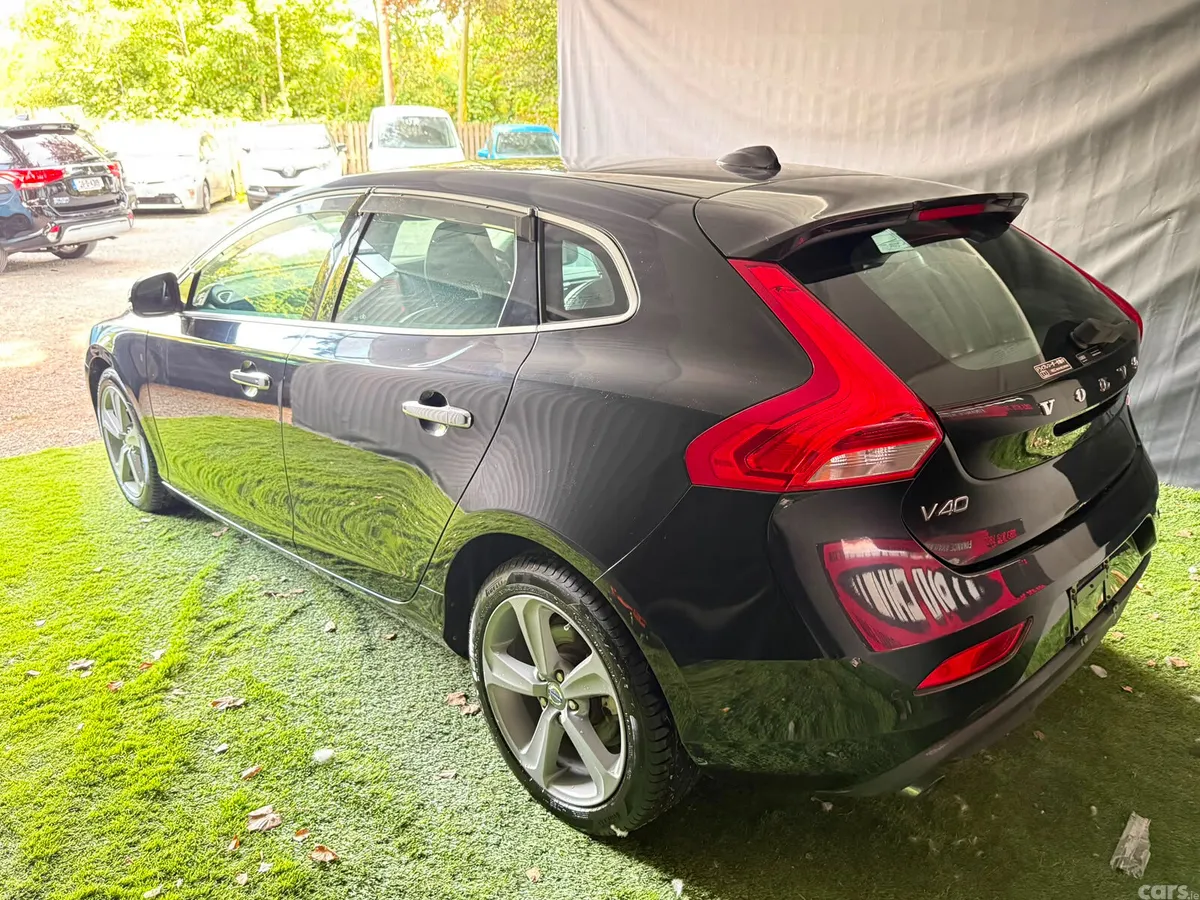 Volvo V40 Hatchback, Petrol, 2013, Black