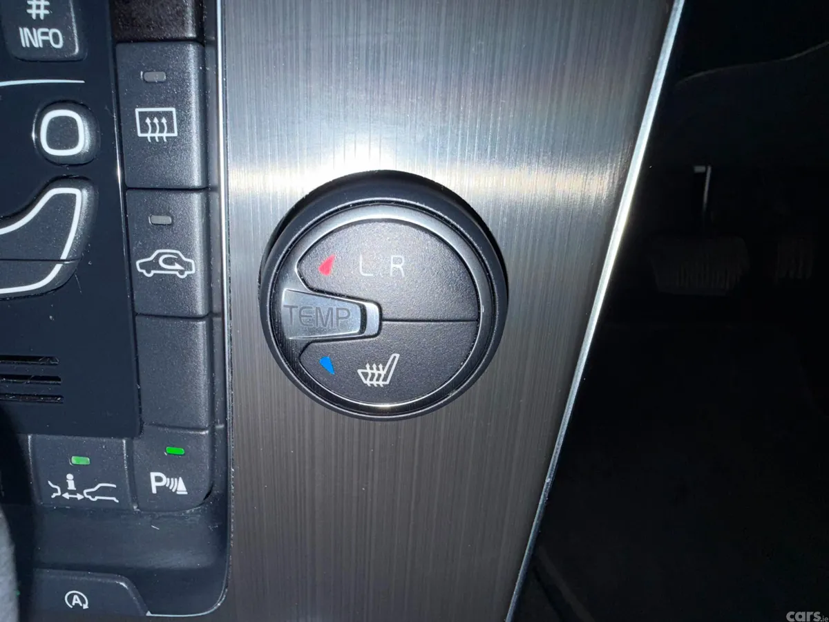 Volvo V40 Hatchback, Petrol, 2013, Black