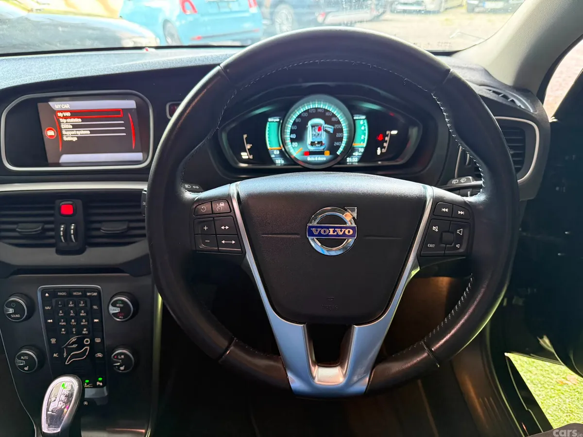 Volvo V40 Hatchback, Petrol, 2013, Black