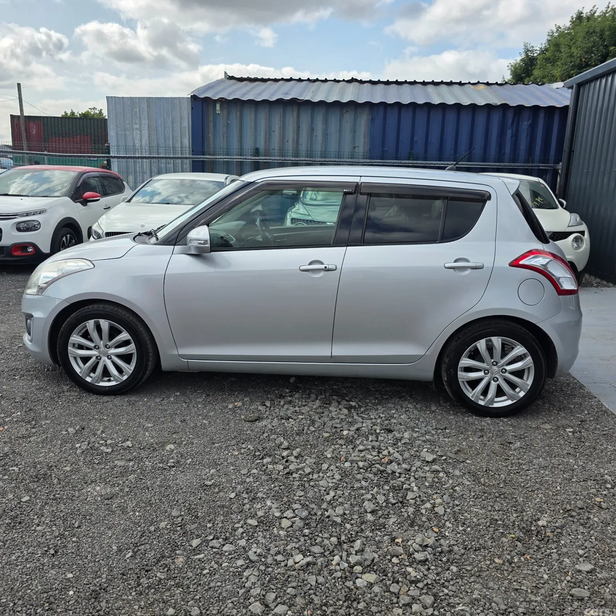 Suzuki Swift Hatchback, Petrol, 2015, Silver
