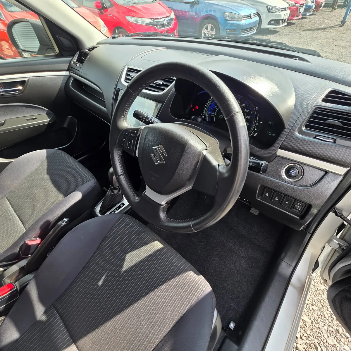 Suzuki Swift Hatchback, Petrol, 2015, Silver