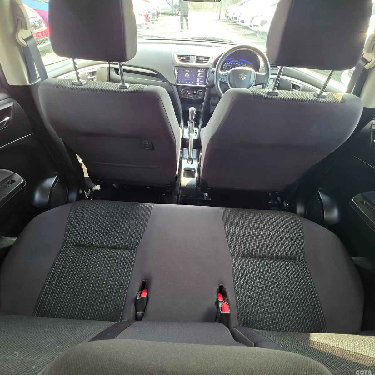 Suzuki Swift Hatchback, Petrol, 2015, Silver