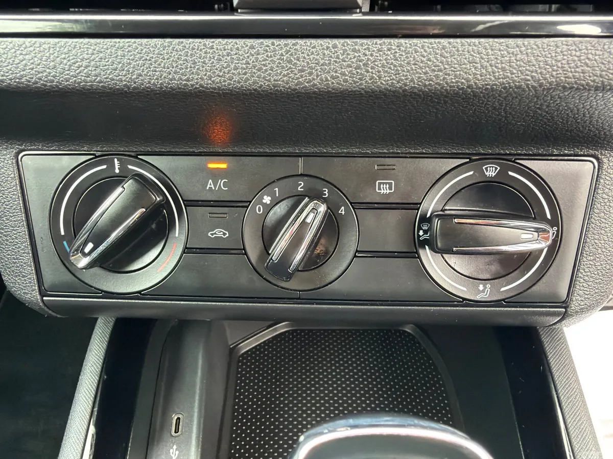 Skoda Kamiq Hatchback, Petrol, 2020, Grey