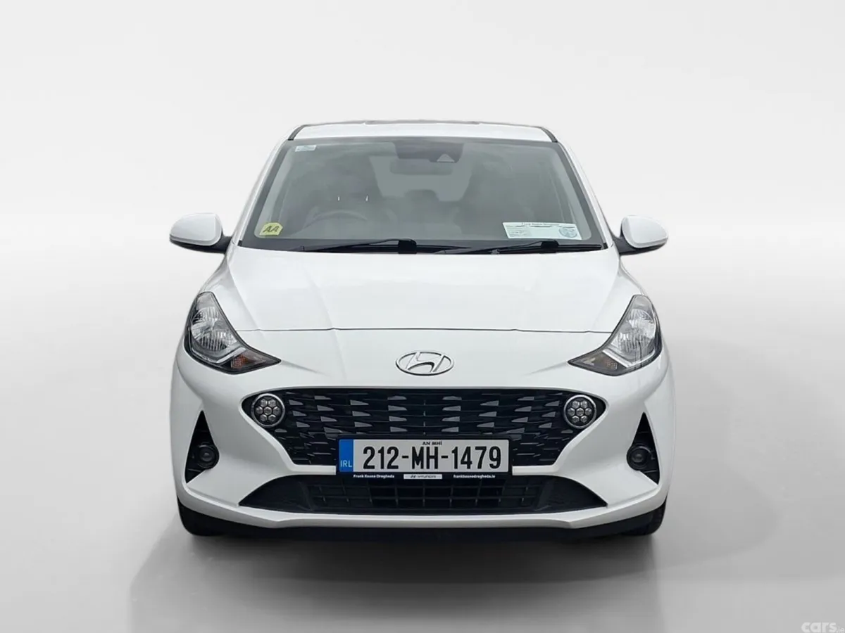 Hyundai i10 Hatchback, Petrol, 2021, White