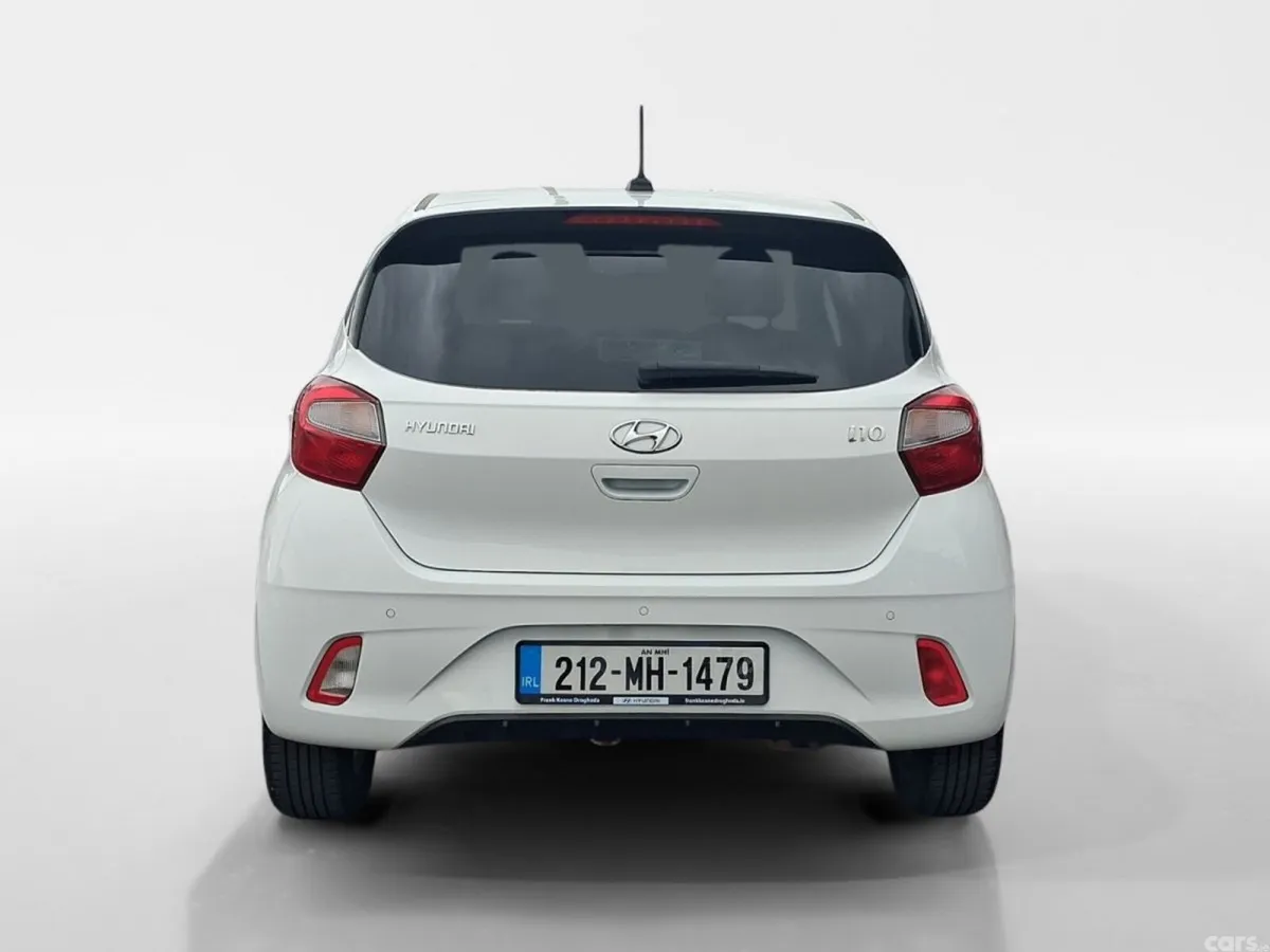 Hyundai i10 Hatchback, Petrol, 2021, White