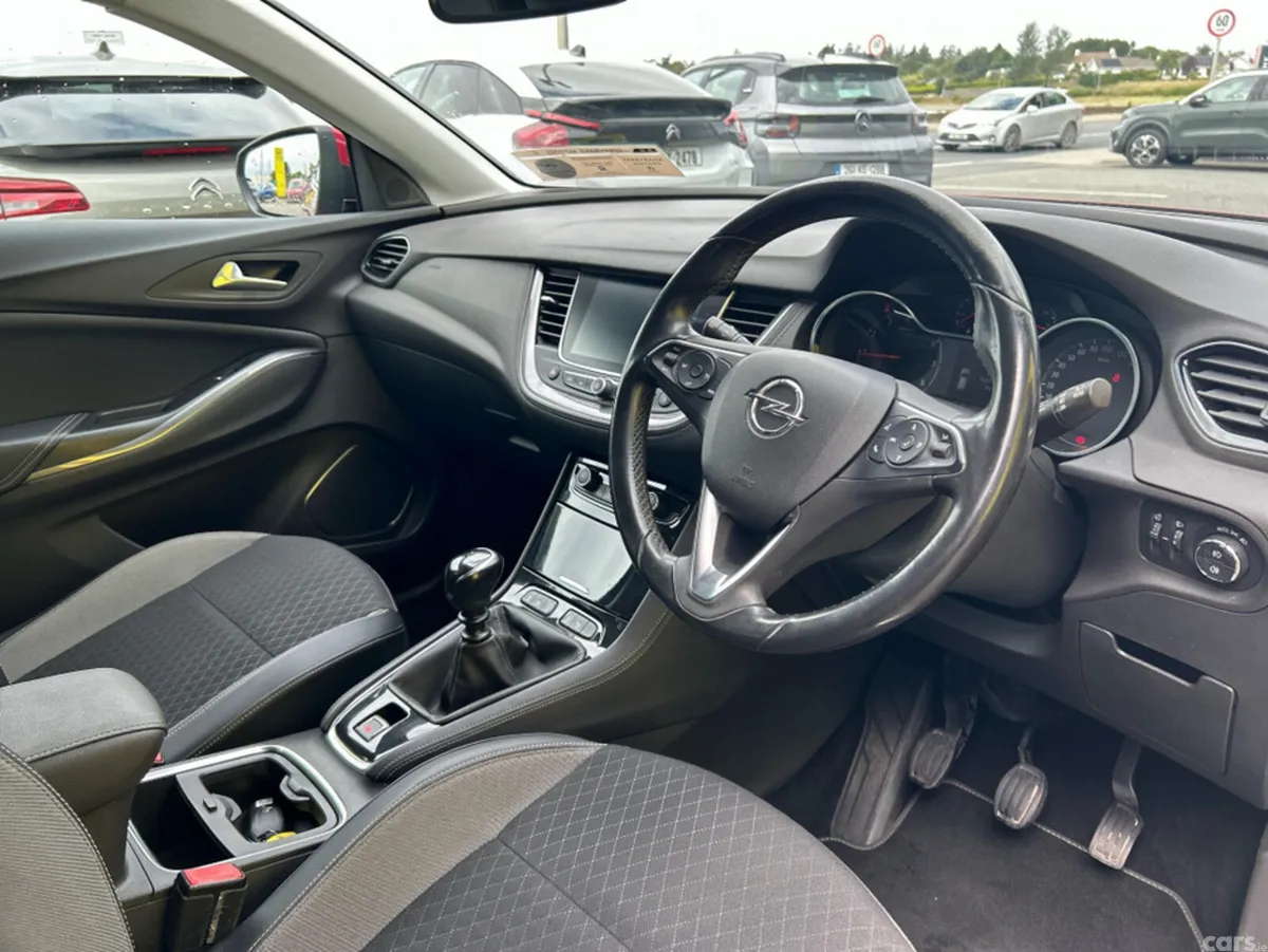 Opel Grandland X MPV, Petrol, 2018, Red