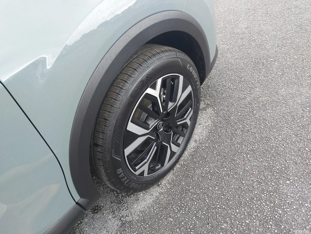 Citroen C4 Saloon, Petrol Hybrid, 2027, Green