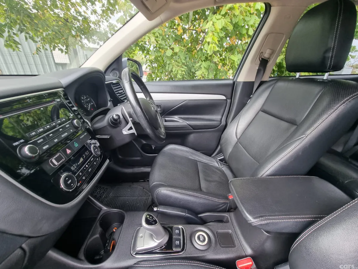 Mitsubishi Outlander SUV, Petrol Plug-in Hybrid, 2015, Grey