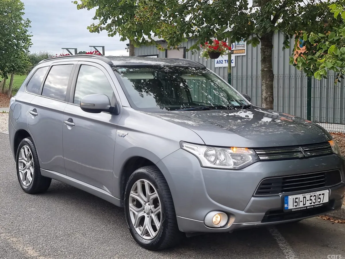 Mitsubishi Outlander SUV, Petrol Plug-in Hybrid, 2015, Grey