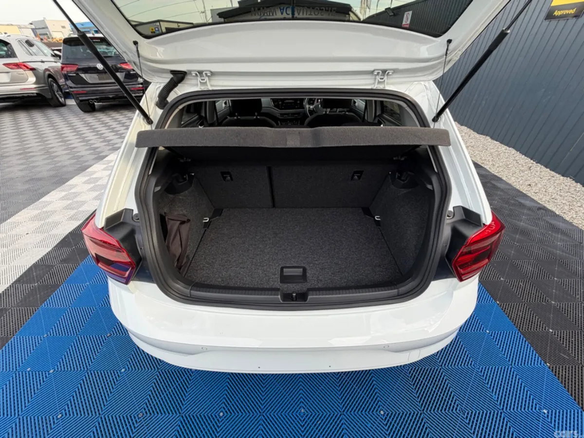 Volkswagen Polo Hatchback, Petrol, 2022, White