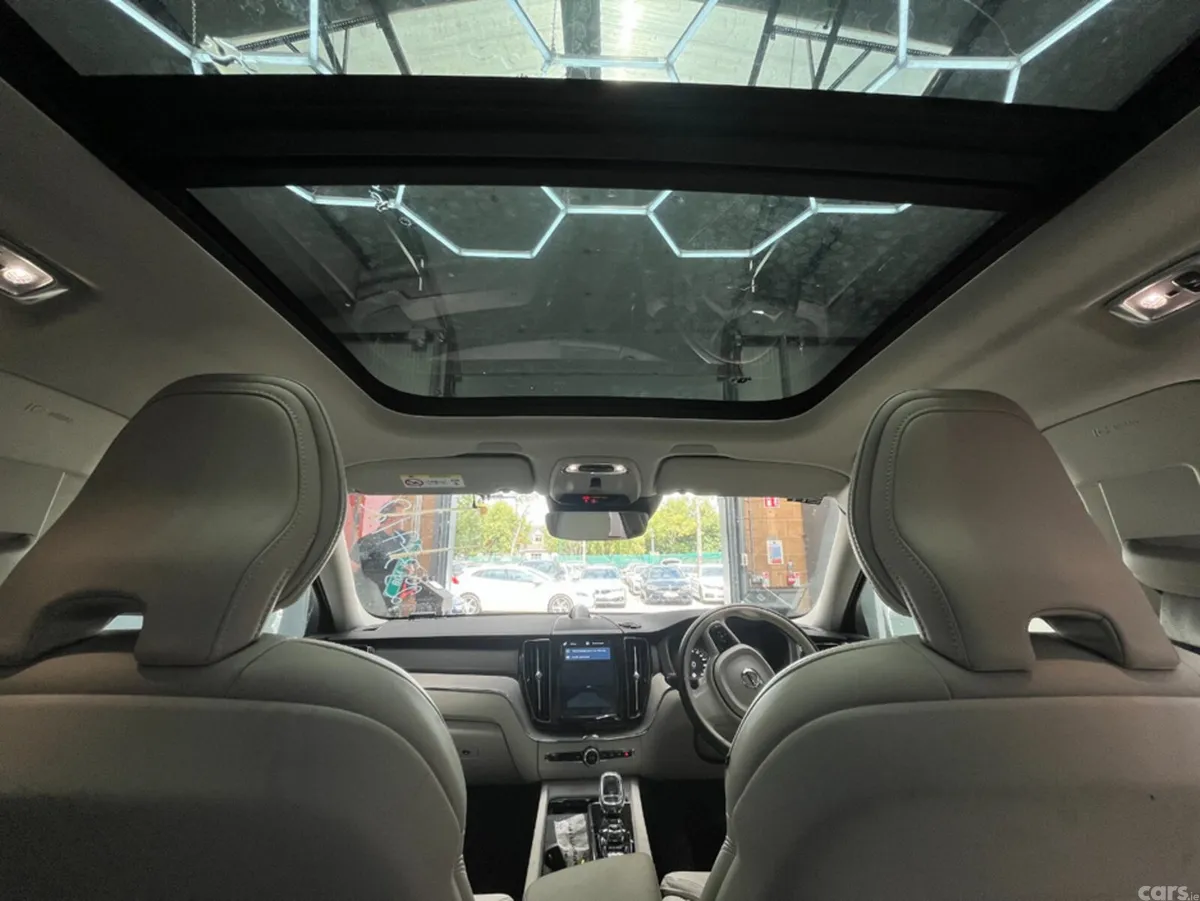 Volvo XC60 SUV, Petrol Hybrid, 2021, White