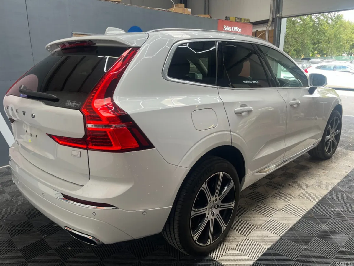 Volvo XC60 SUV, Petrol Hybrid, 2021, White