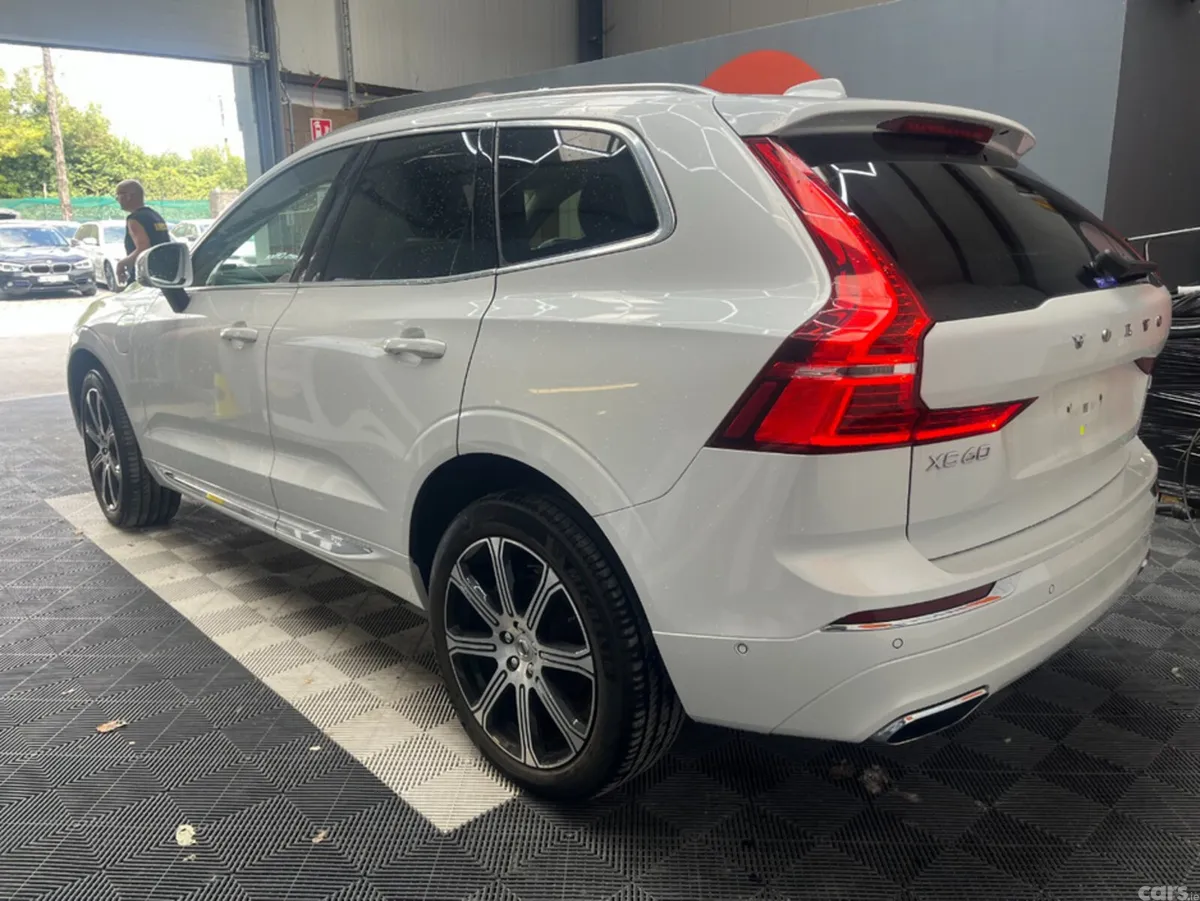 Volvo XC60 SUV, Petrol Hybrid, 2021, White