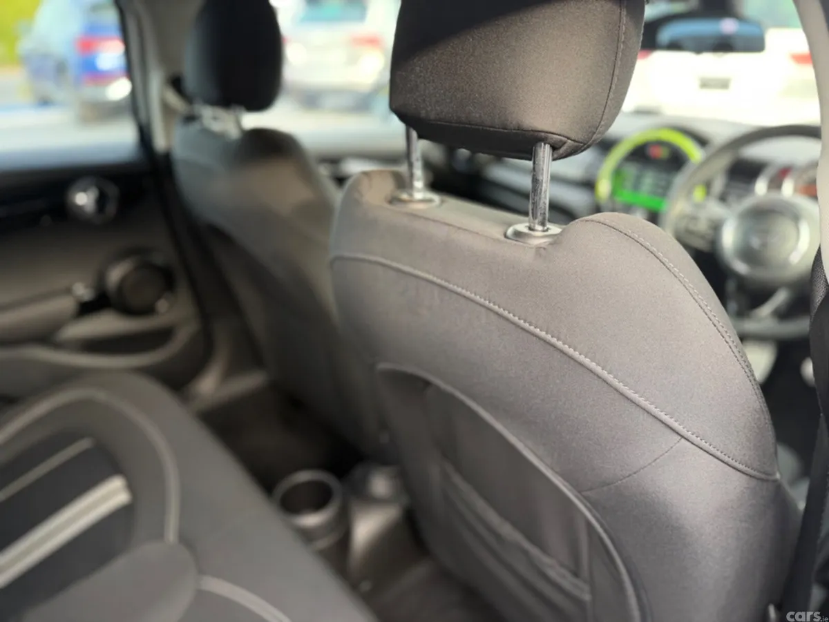 Mini Cooper Hatchback, Diesel, 2018, Blue