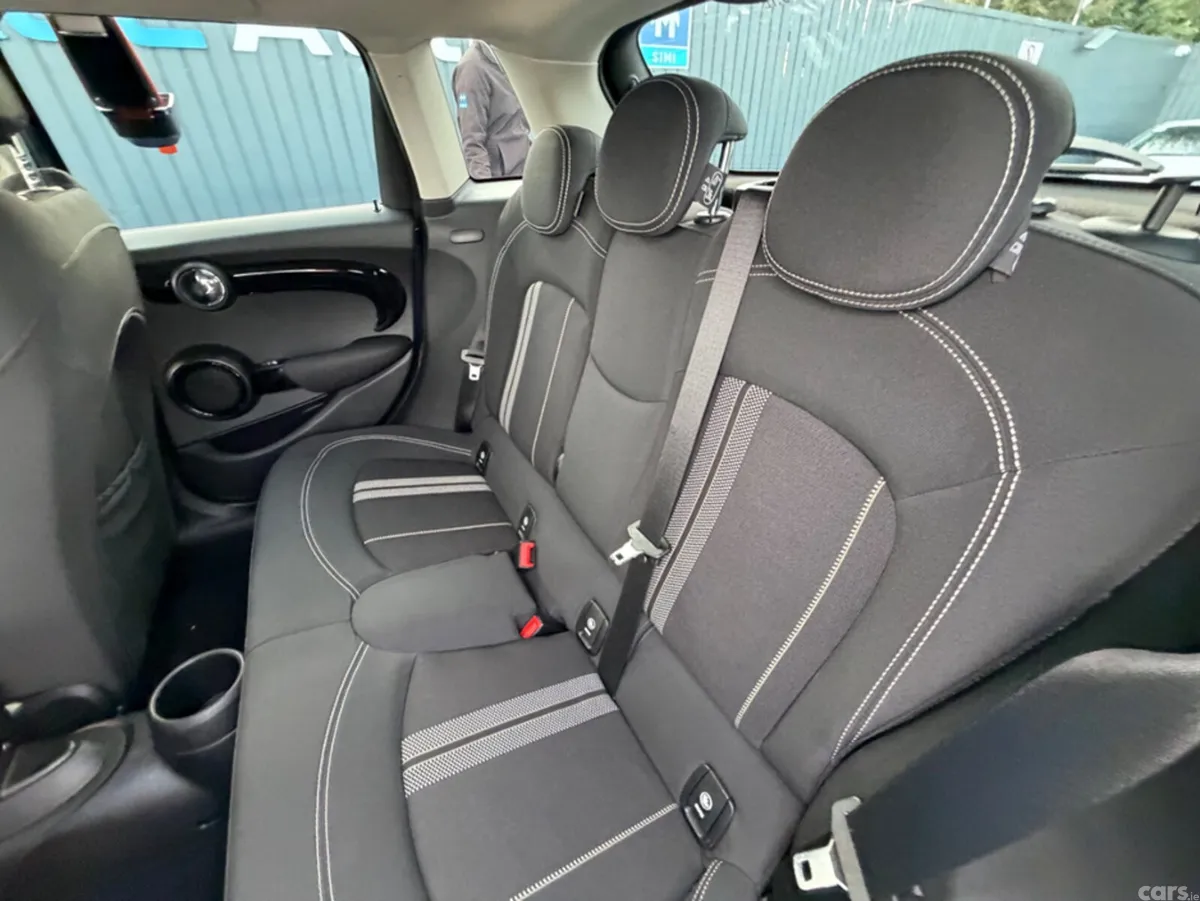 Mini Cooper Hatchback, Diesel, 2018, Blue