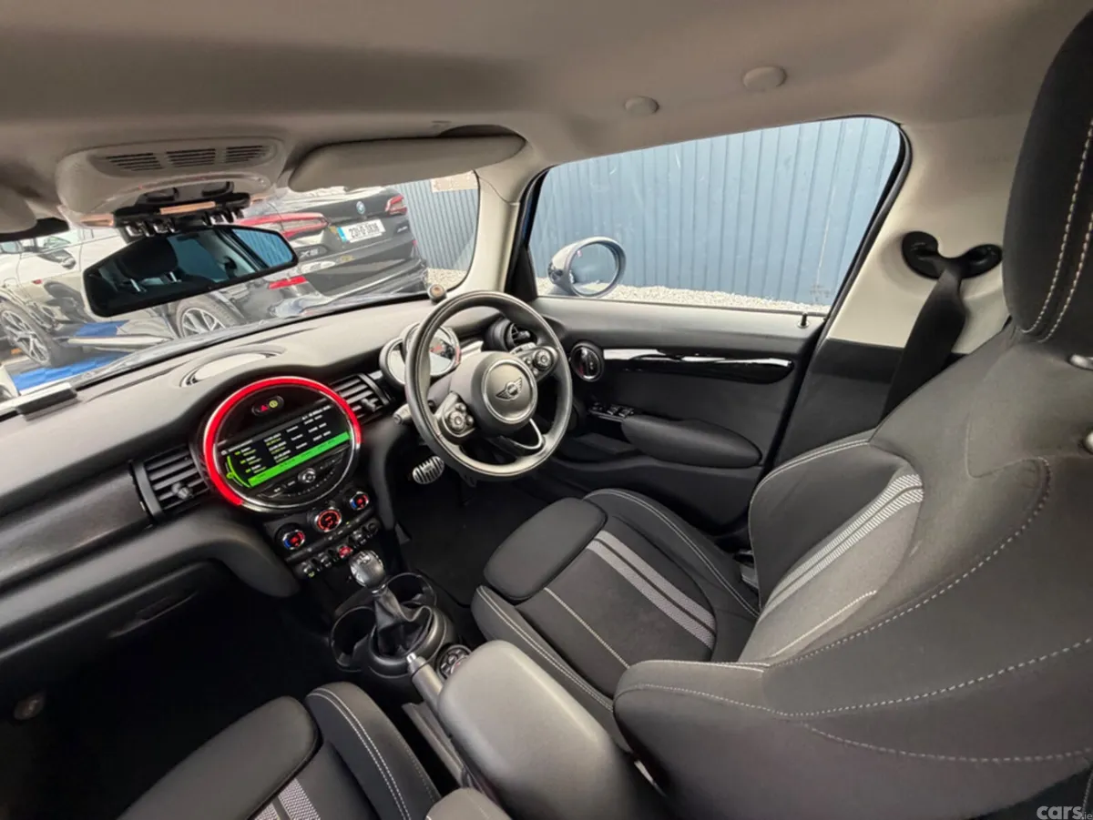 Mini Cooper Hatchback, Diesel, 2018, Blue