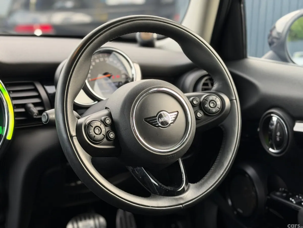 Mini Cooper Hatchback, Diesel, 2018, Blue