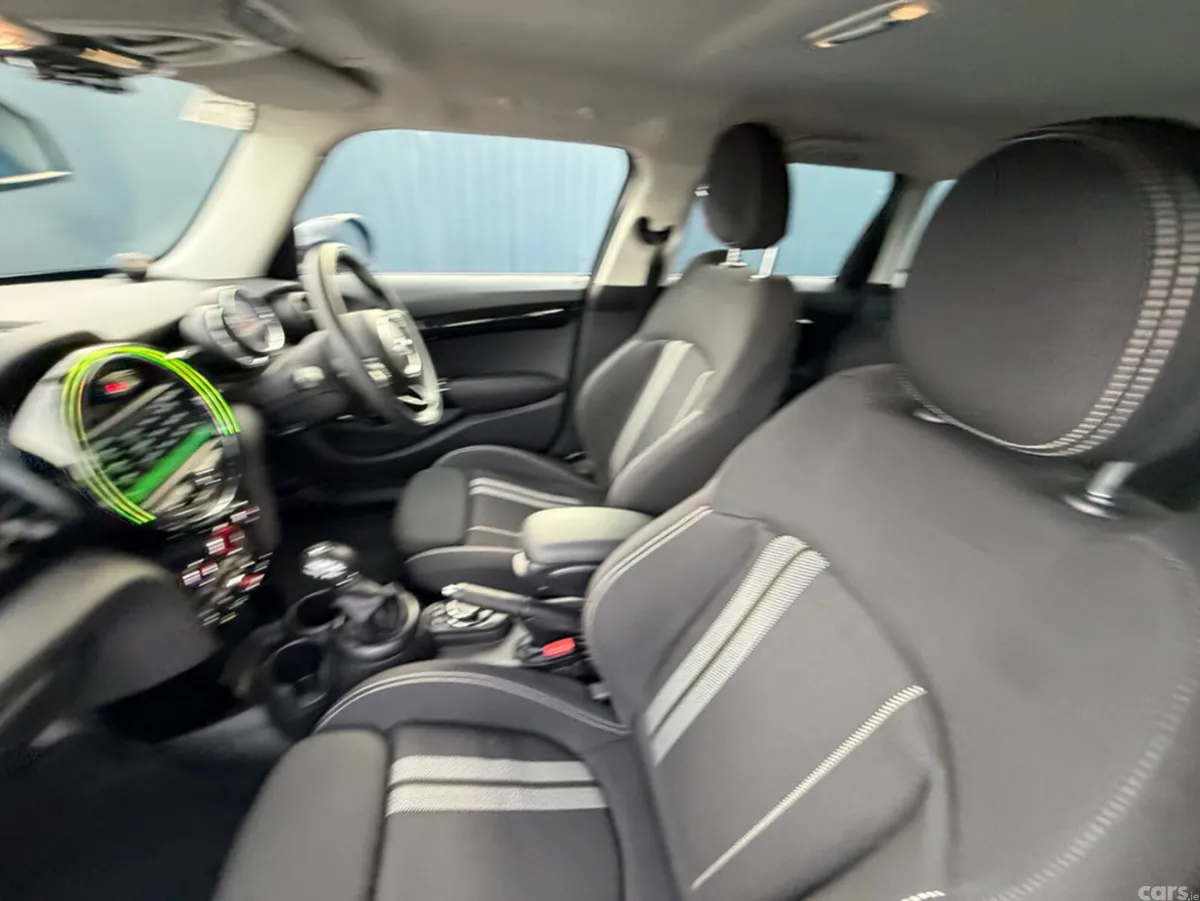 Mini Cooper Hatchback, Diesel, 2018, Blue