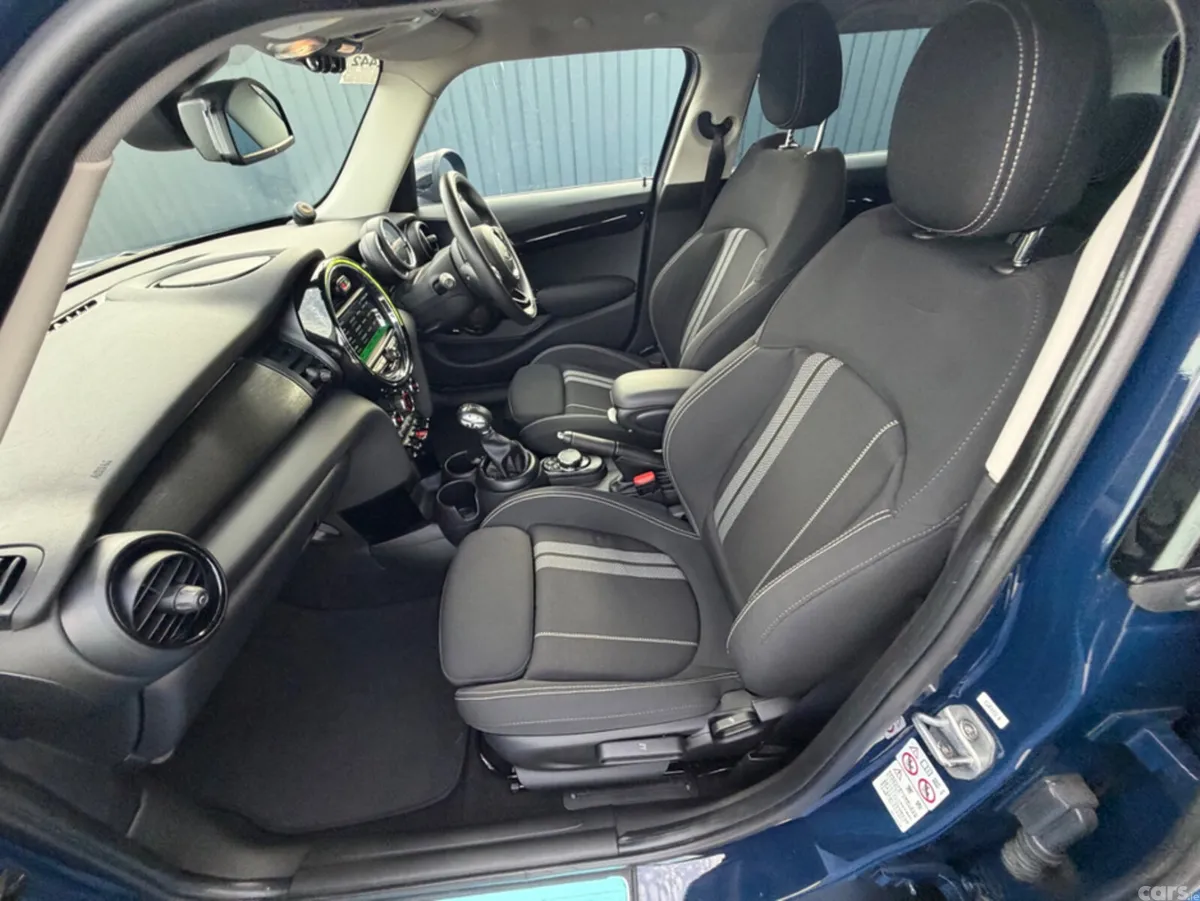 Mini Cooper Hatchback, Diesel, 2018, Blue