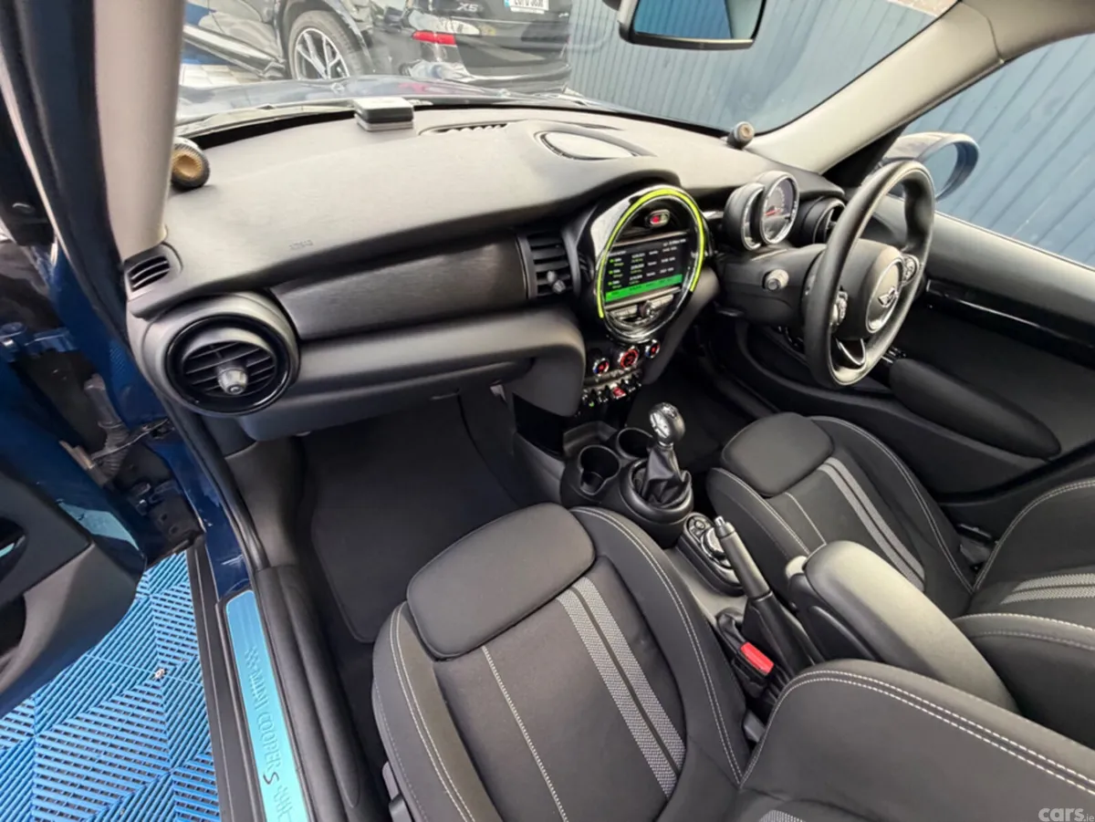 Mini Cooper Hatchback, Diesel, 2018, Blue