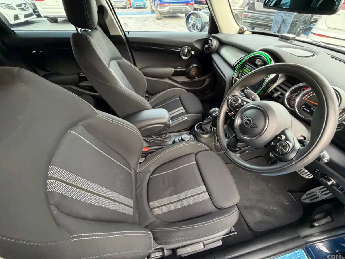 Mini Cooper Hatchback, Diesel, 2018, Blue