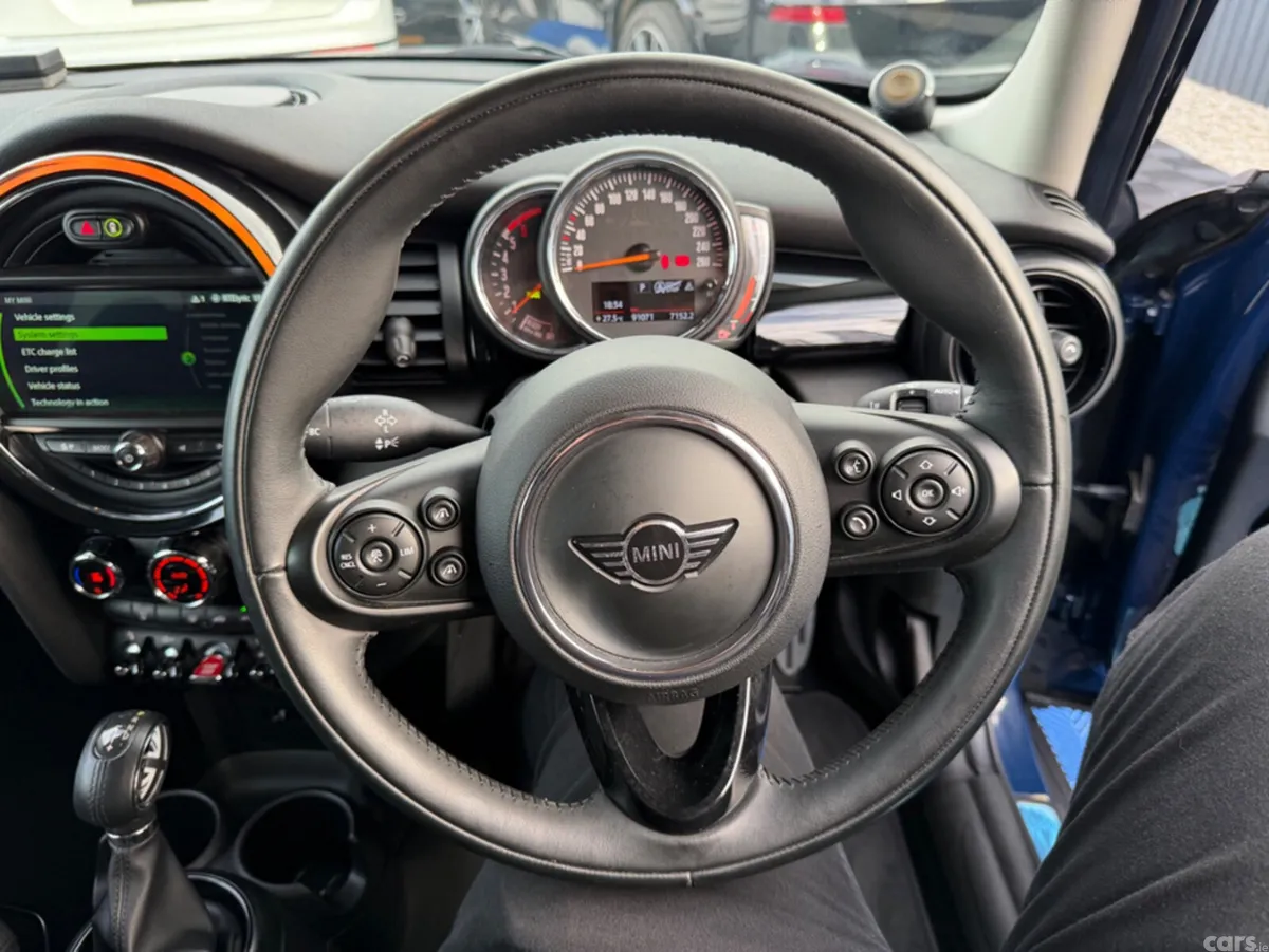Mini Cooper Hatchback, Diesel, 2018, Blue