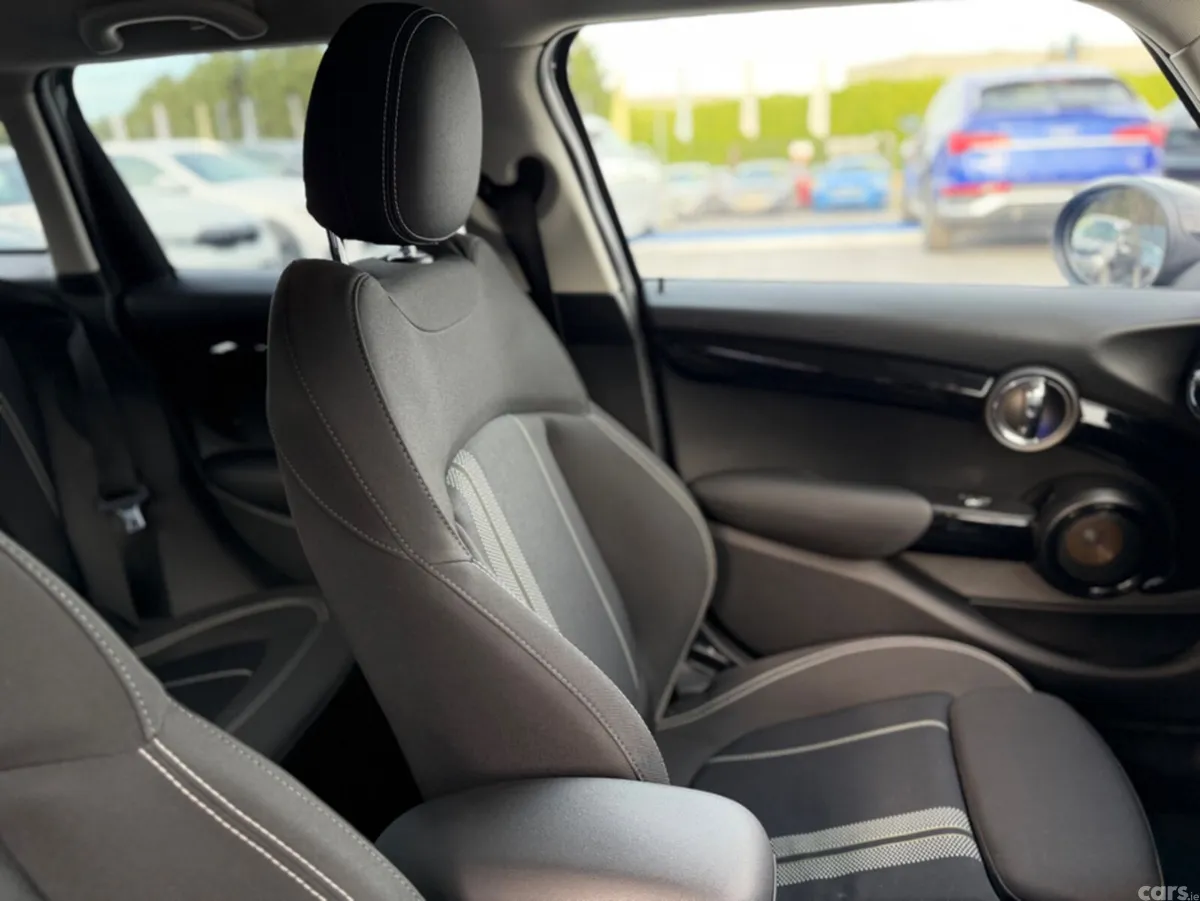 Mini Cooper Hatchback, Diesel, 2018, Blue