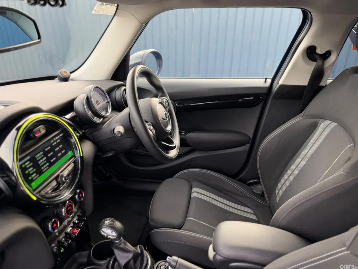 Mini Cooper Hatchback, Diesel, 2018, Blue