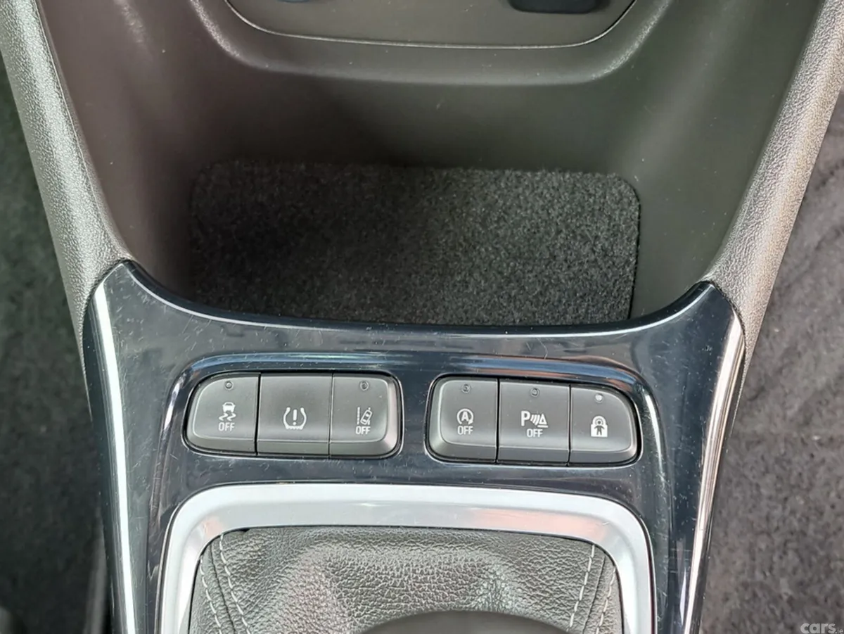 Opel Crossland SUV, Petrol, 2023, Black