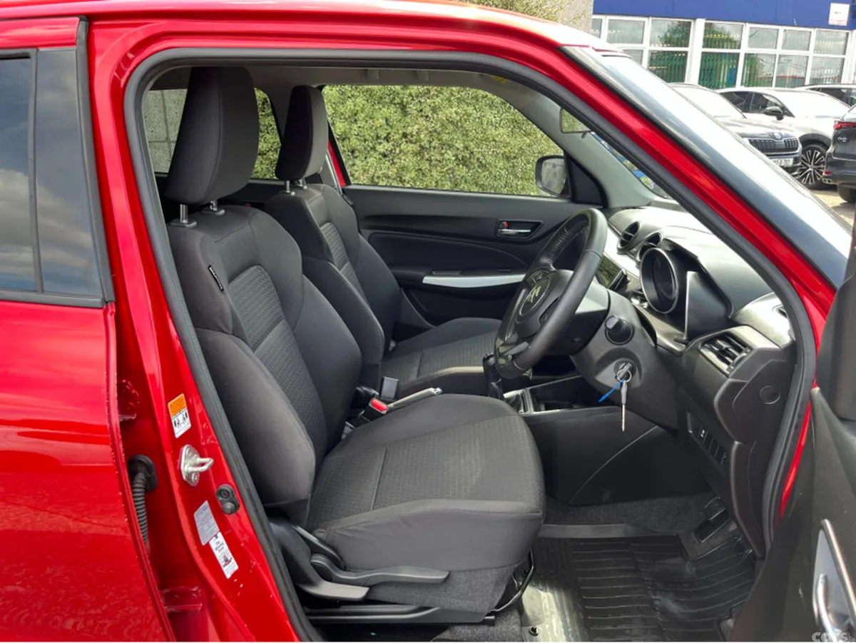 Suzuki Swift Hatchback, Petrol, 2018, Red